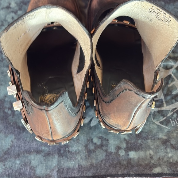 Freebird Blade Distressed Booties - Picture 15 of 15